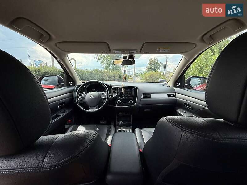 Внедорожник / Кроссовер Mitsubishi Outlander 2014 в Кривом Роге