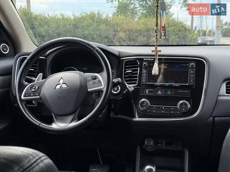 Внедорожник / Кроссовер Mitsubishi Outlander 2014 в Кривом Роге