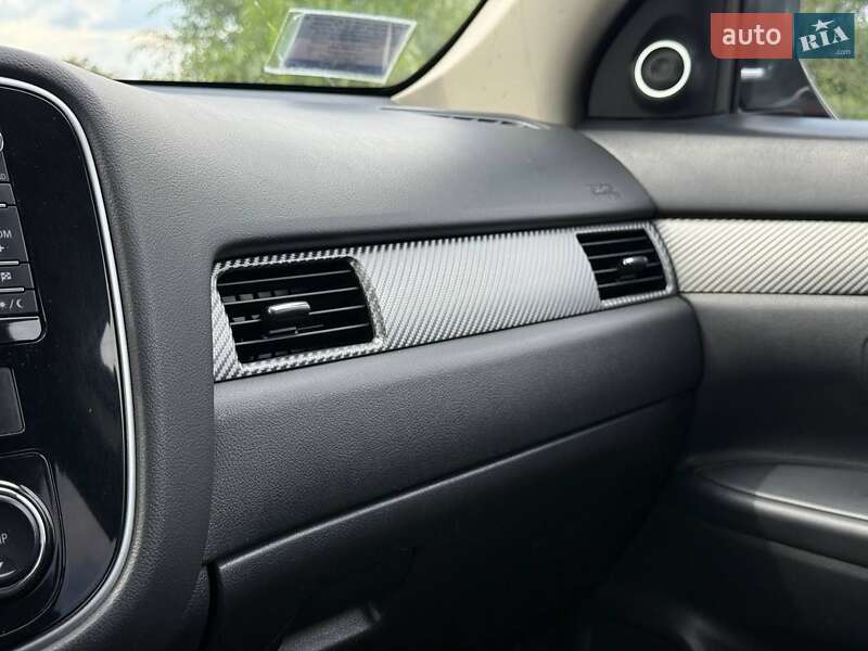 Внедорожник / Кроссовер Mitsubishi Outlander 2014 в Кривом Роге