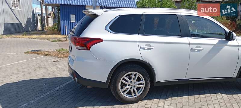 Позашляховик / Кросовер Mitsubishi Outlander 2014 в Апостоловому