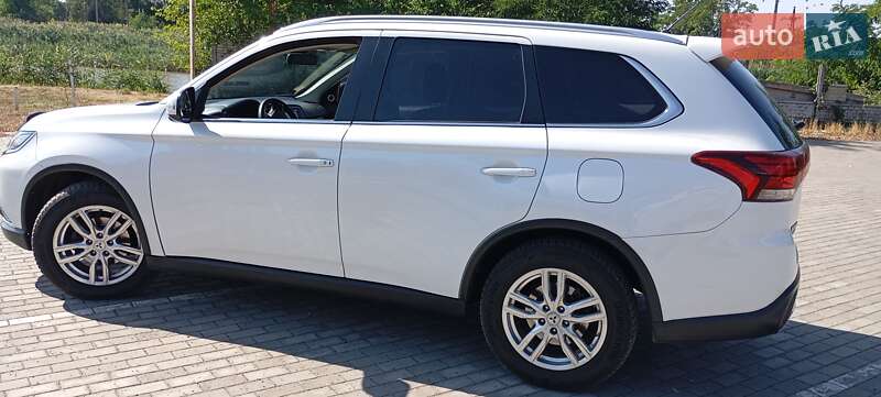 Позашляховик / Кросовер Mitsubishi Outlander 2014 в Апостоловому