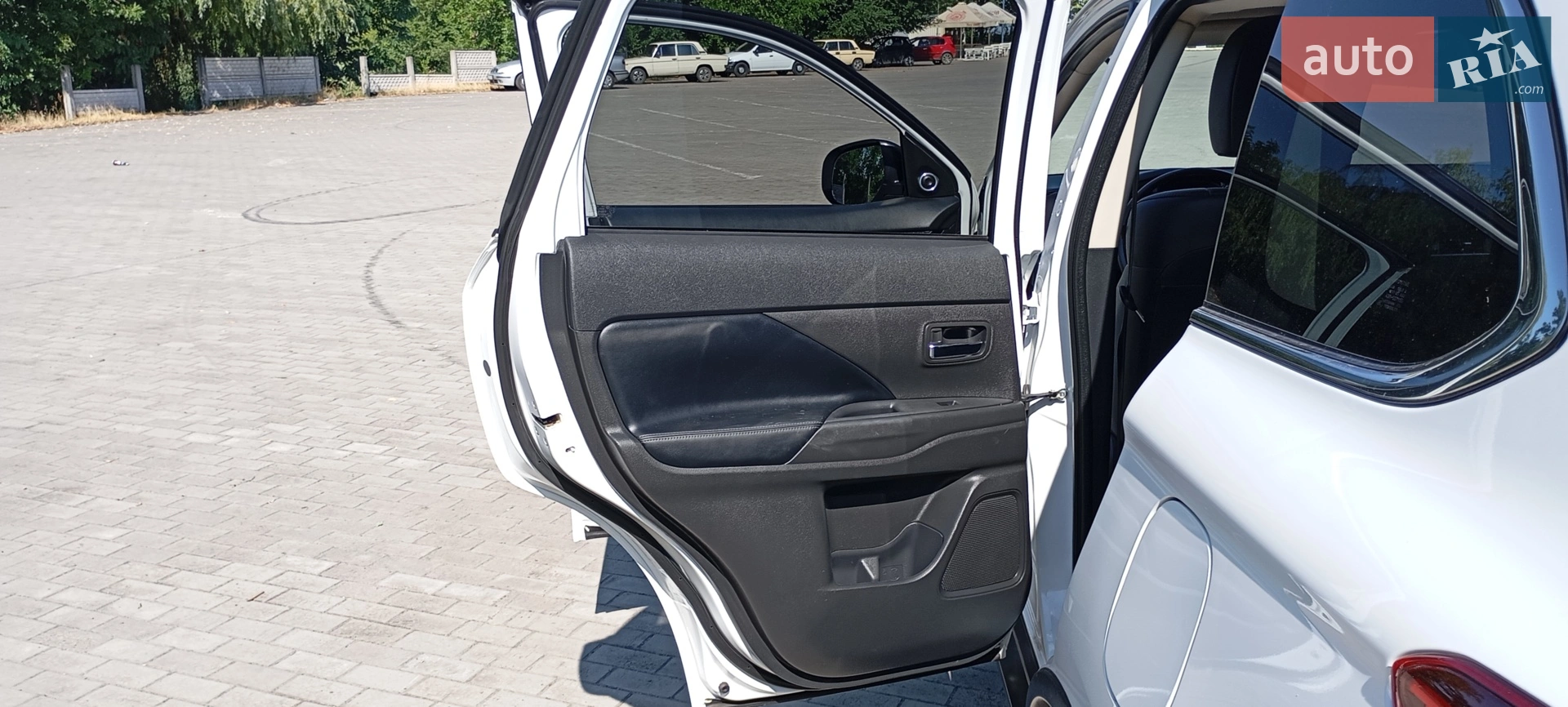 2014 Mitsubishi Outlander - мініатюра 13