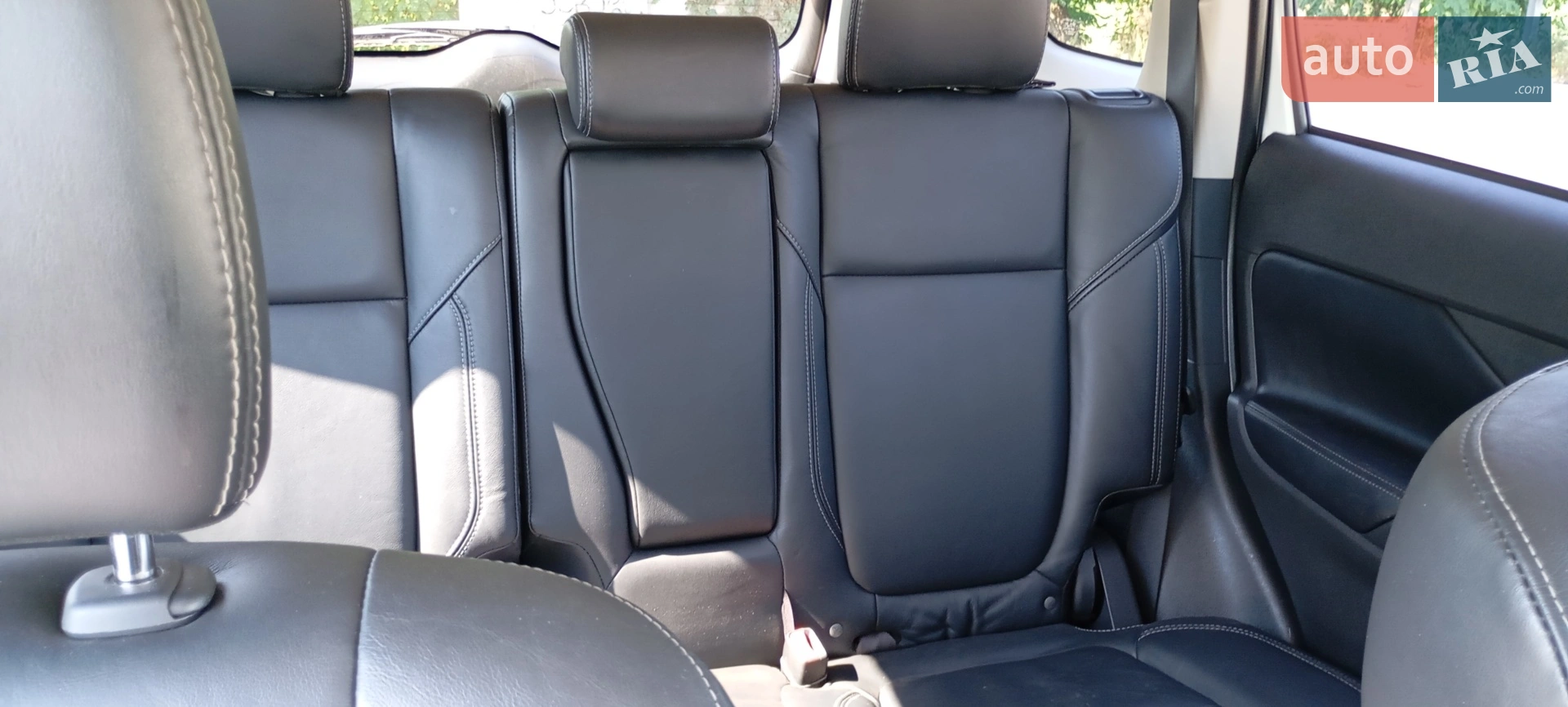 2014 Mitsubishi Outlander - мініатюра 25