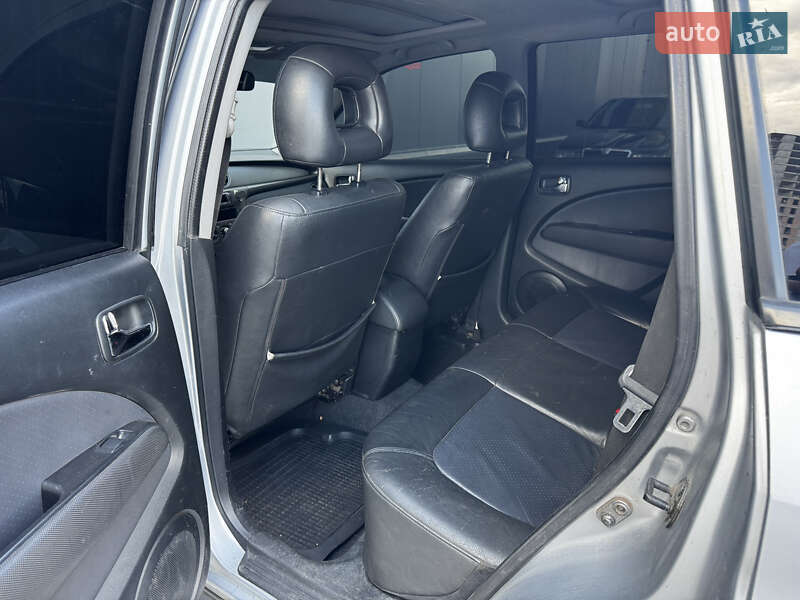 Внедорожник / Кроссовер Mitsubishi Outlander 2003 в Киеве