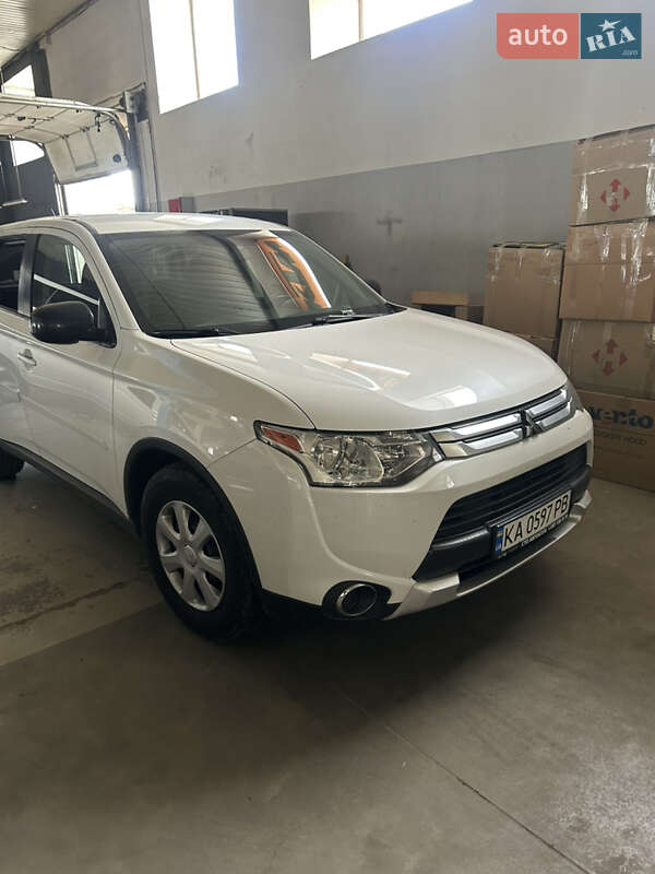 Mitsubishi Outlander 2014