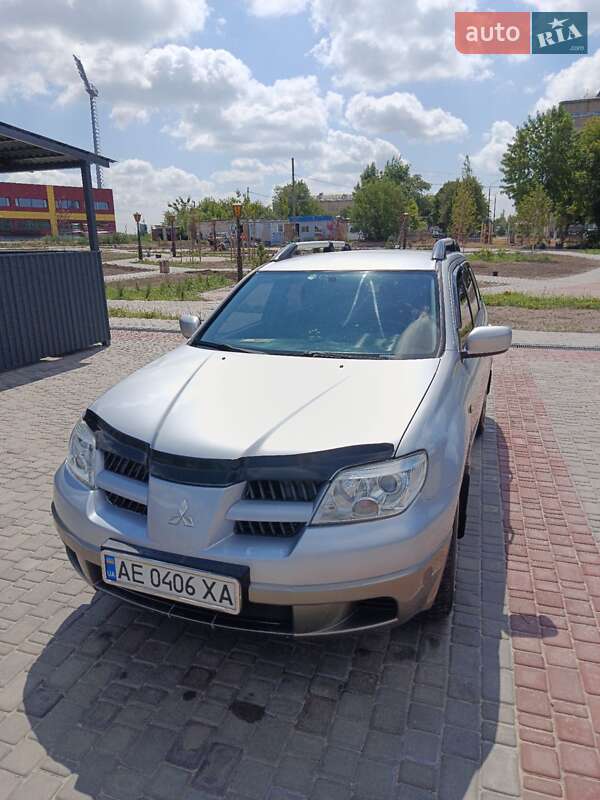 Внедорожник / Кроссовер Mitsubishi Outlander 2004 в 