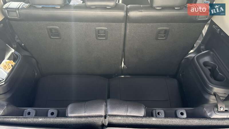 Внедорожник / Кроссовер Mitsubishi Outlander 2016 в Киеве