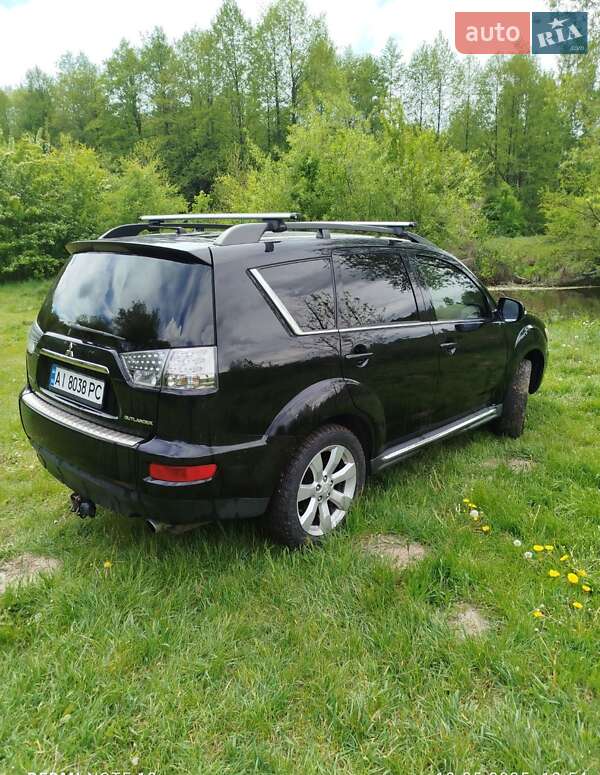 Внедорожник / Кроссовер Mitsubishi Outlander 2010 в Звягеле