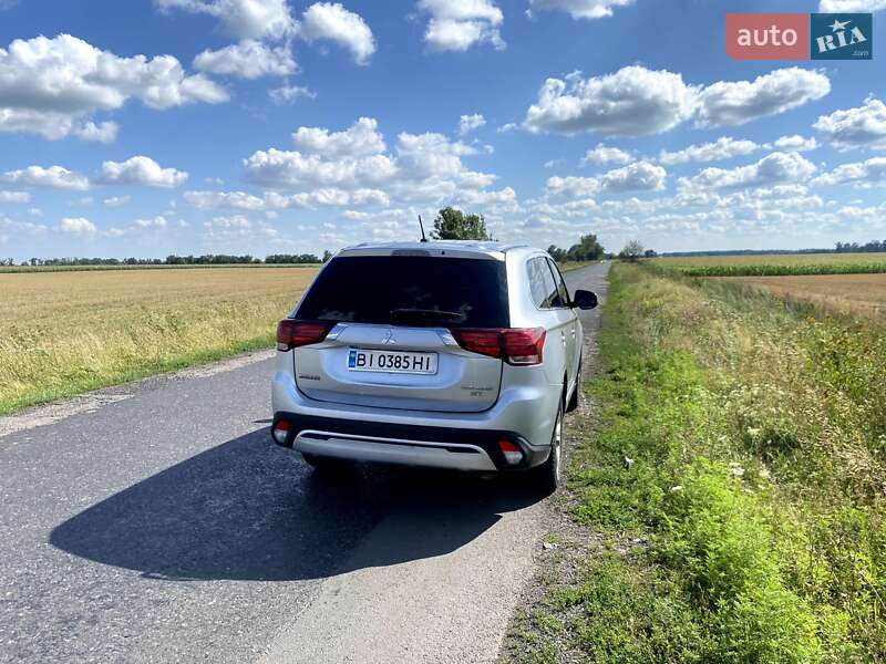 Позашляховик / Кросовер Mitsubishi Outlander 2013 в Полтаві фото 5 Позашляховик / Кросовер Mitsubishi Outlander 2013 в Полтаві