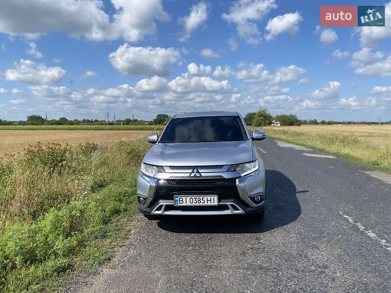 Позашляховик / Кросовер Mitsubishi Outlander 2013 в Полтаві фото 36 Позашляховик / Кросовер Mitsubishi Outlander 2013 в Полтаві