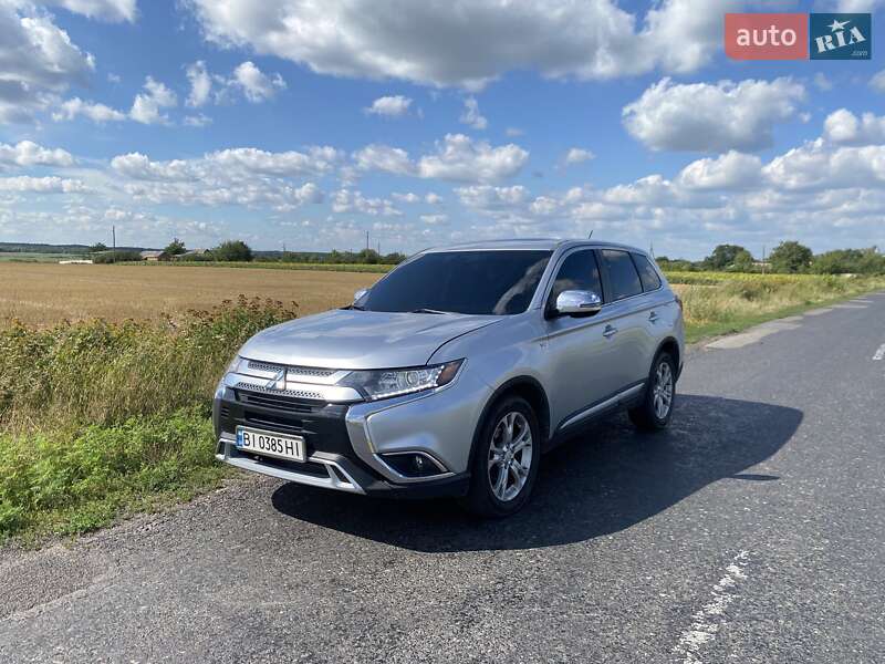 Позашляховик / Кросовер Mitsubishi Outlander 2013 в Полтаві фото 35 Позашляховик / Кросовер Mitsubishi Outlander 2013 в Полтаві