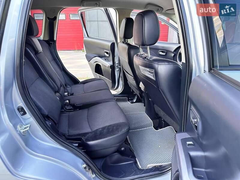 Внедорожник / Кроссовер Mitsubishi Outlander 2013 в Запорожье