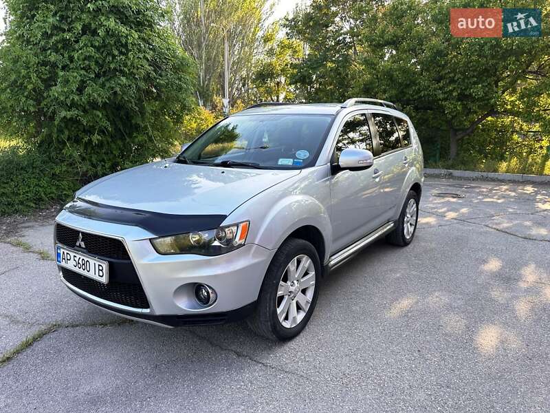 Внедорожник / Кроссовер Mitsubishi Outlander 2013 в Запорожье