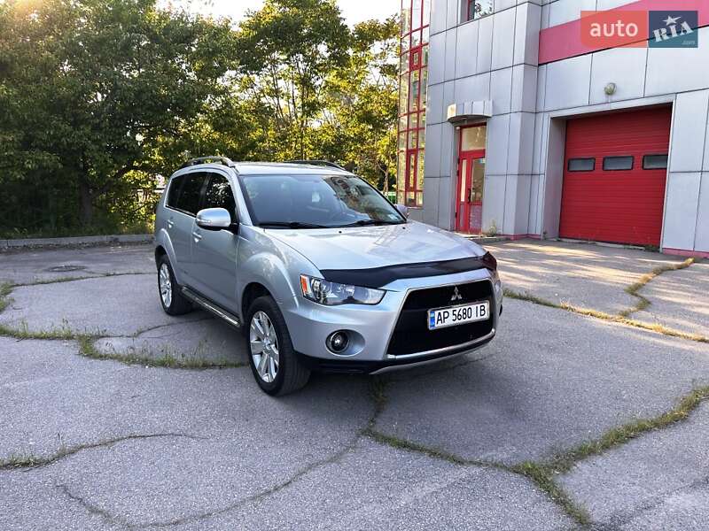 Внедорожник / Кроссовер Mitsubishi Outlander 2013 в Запорожье
