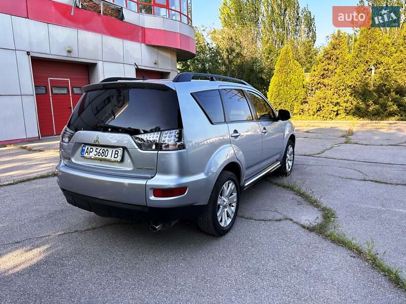 Внедорожник / Кроссовер Mitsubishi Outlander 2013 в Запорожье