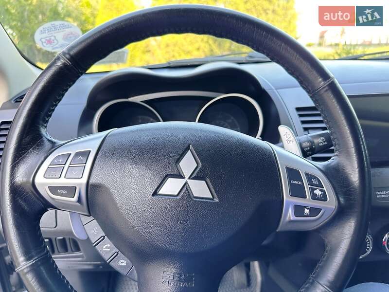 Внедорожник / Кроссовер Mitsubishi Outlander 2013 в Запорожье