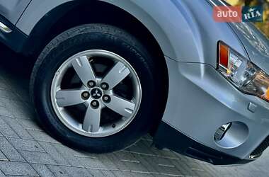 Внедорожник / Кроссовер Mitsubishi Outlander 2009 в 