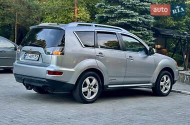 Внедорожник / Кроссовер Mitsubishi Outlander 2009 в 