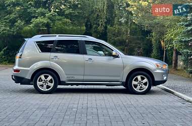 Внедорожник / Кроссовер Mitsubishi Outlander 2009 в 
