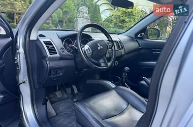 Внедорожник / Кроссовер Mitsubishi Outlander 2009 в 