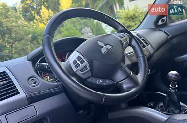 Внедорожник / Кроссовер Mitsubishi Outlander 2009 в 