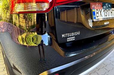 Внедорожник / Кроссовер Mitsubishi Outlander 2016 в 