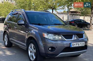 Внедорожник / Кроссовер Mitsubishi Outlander 2009 в 