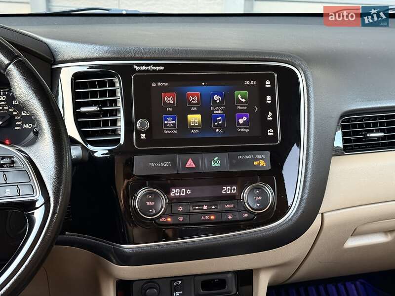 Внедорожник / Кроссовер Mitsubishi Outlander 2017 в Киеве