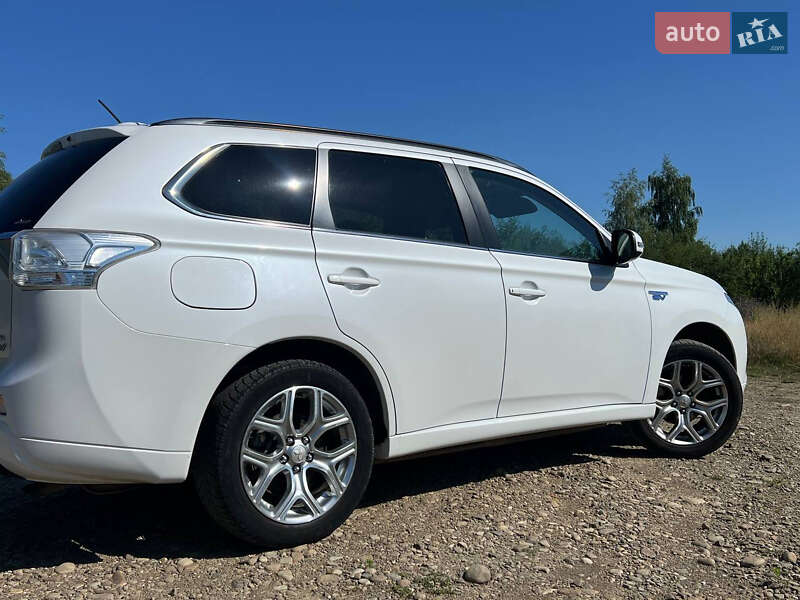 Позашляховик / Кросовер Mitsubishi Outlander 2014 в Івано-Франківську
