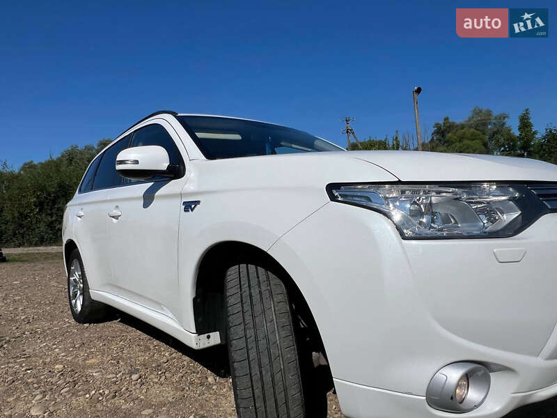 Позашляховик / Кросовер Mitsubishi Outlander 2014 в Івано-Франківську