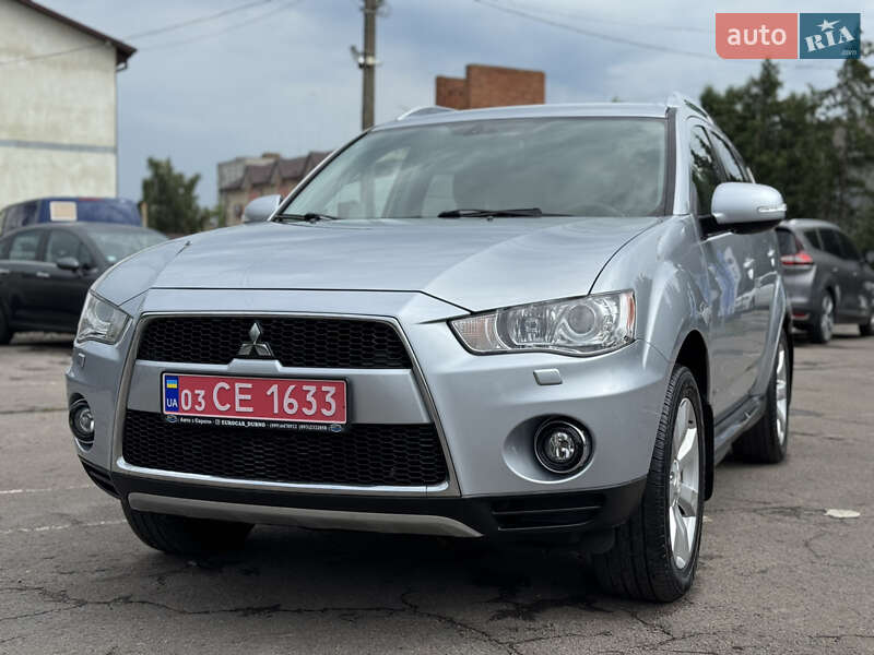 Внедорожник / Кроссовер Mitsubishi Outlander 2010 в Дубно