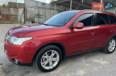 Позашляховик / Кросовер Mitsubishi Outlander 2014 в Житомирі