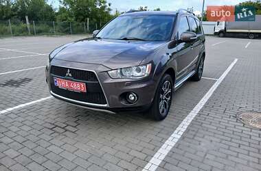 Внедорожник / Кроссовер Mitsubishi Outlander 2011 в Дубно