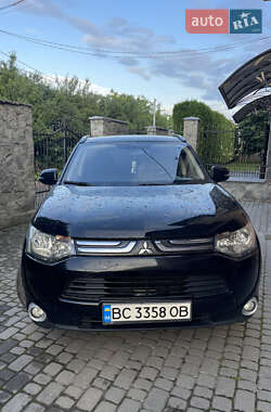 Внедорожник / Кроссовер Mitsubishi Outlander 2013 в Львове