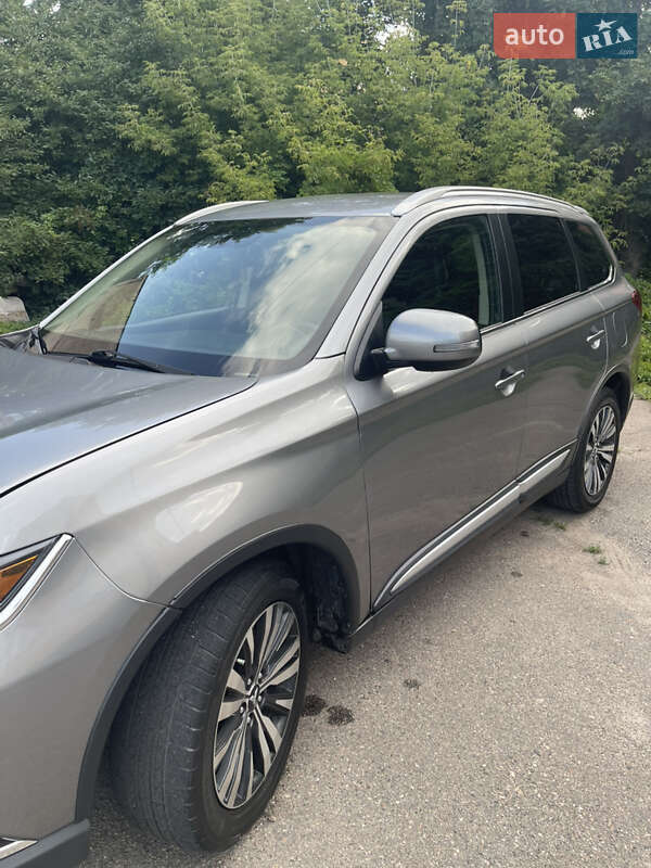 Mitsubishi Outlander 2019