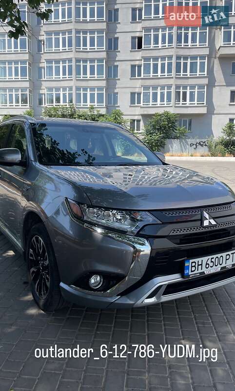 Позашляховик / Кросовер Mitsubishi Outlander 2018 в Одесі