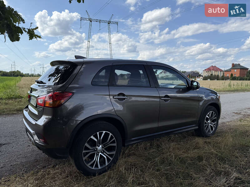 Внедорожник / Кроссовер Mitsubishi Outlander 2018 в Киеве