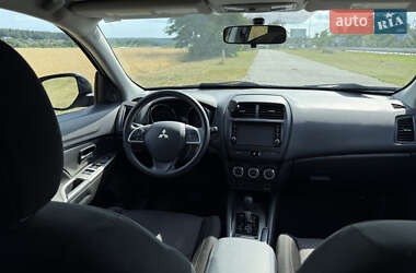 Внедорожник / Кроссовер Mitsubishi Outlander 2018 в 