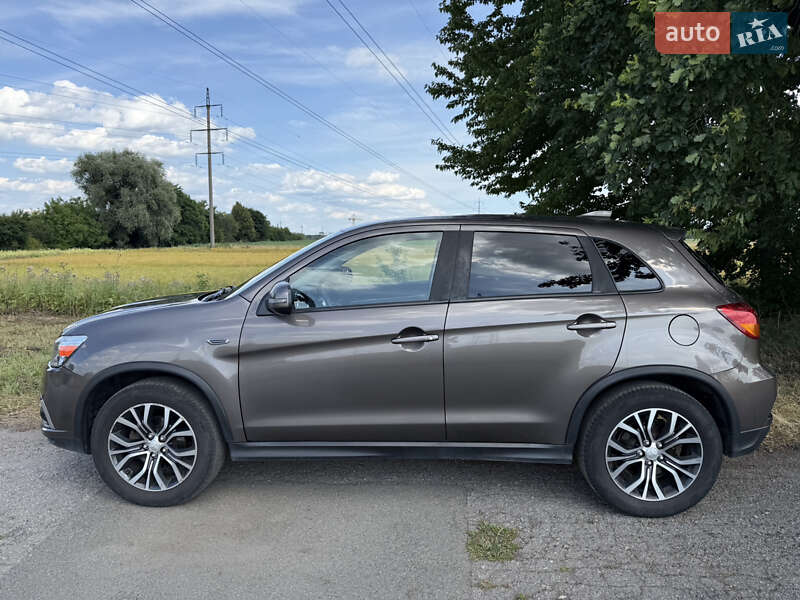 Внедорожник / Кроссовер Mitsubishi Outlander 2018 в Киеве