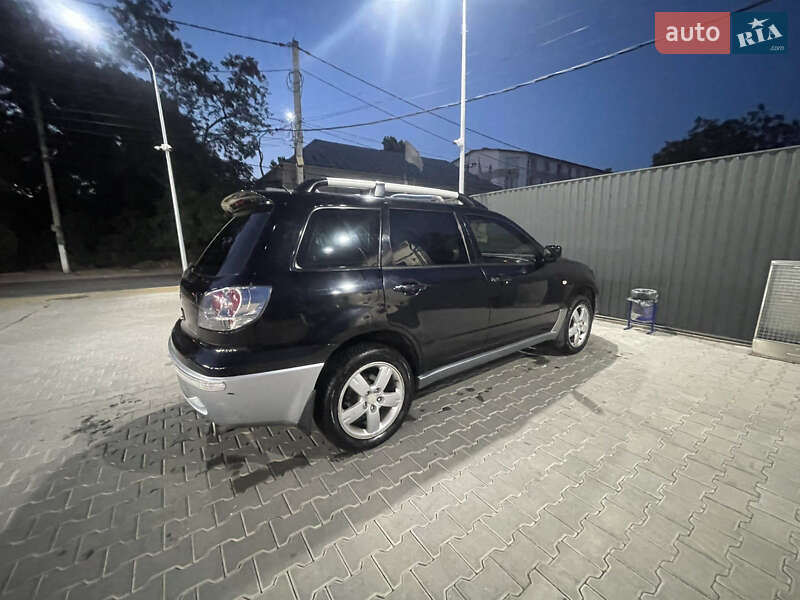 Позашляховик / Кросовер Mitsubishi Outlander 2004 в Одесі
