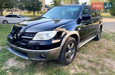 Позашляховик / Кросовер Mitsubishi Outlander 2005 в Харкові