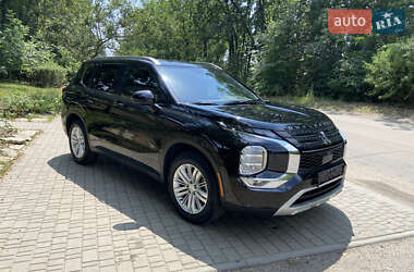 Позашляховик / Кросовер Mitsubishi Outlander 2022 в Умані