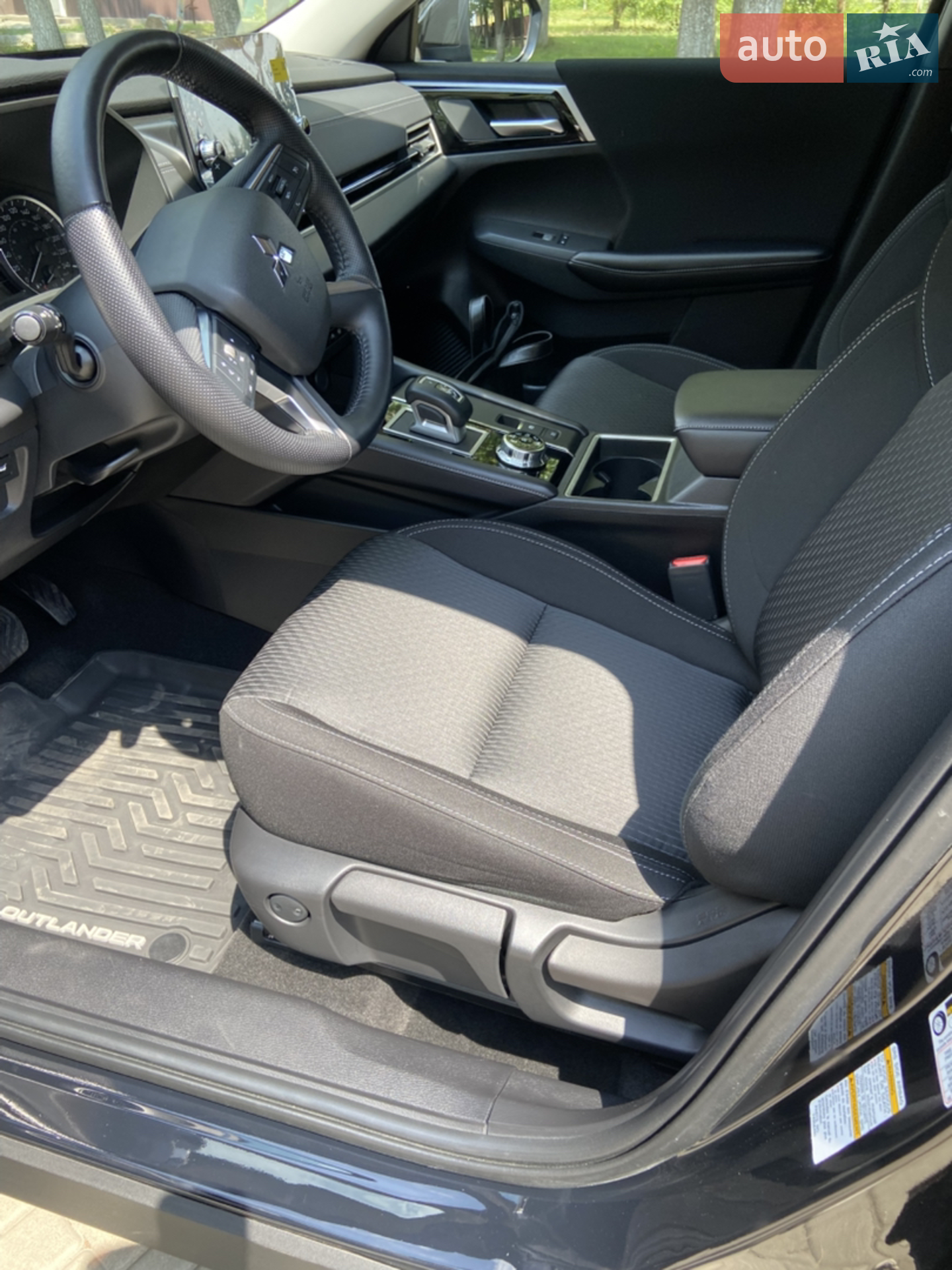 2022 Mitsubishi Outlander - мініатюра 24