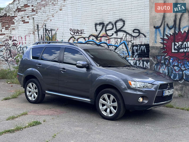 Внедорожник / Кроссовер Mitsubishi Outlander 2011 в Полтаве