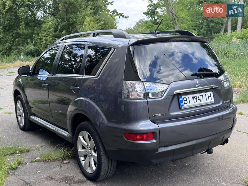 Внедорожник / Кроссовер Mitsubishi Outlander 2011 в Полтаве