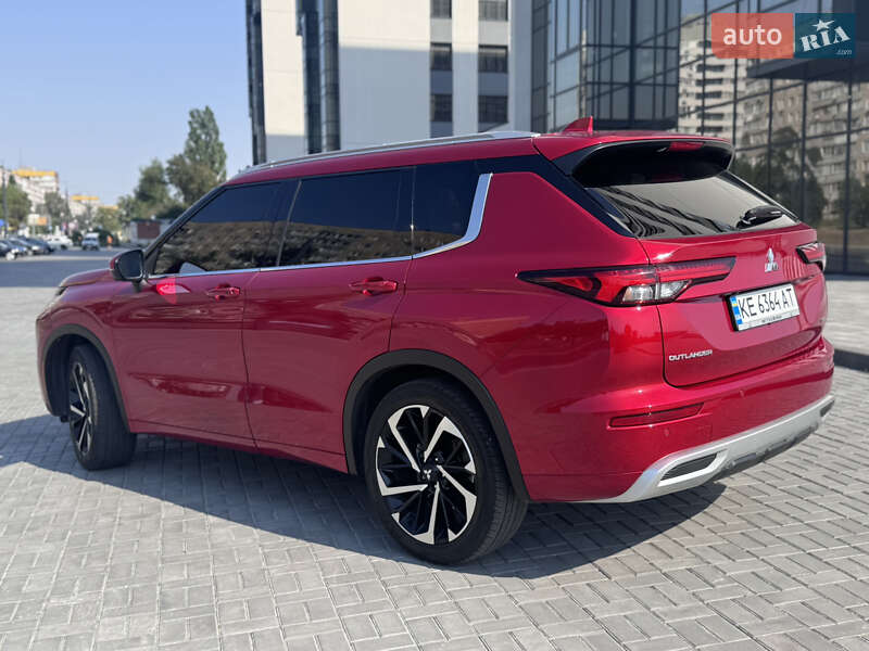 Позашляховик / Кросовер Mitsubishi Outlander 2022 в Івано-Франківську