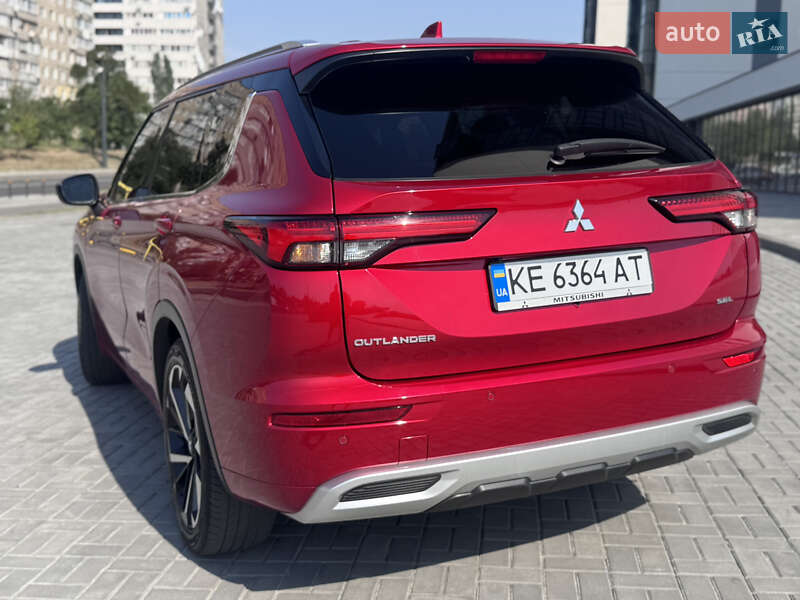 Позашляховик / Кросовер Mitsubishi Outlander 2022 в Івано-Франківську