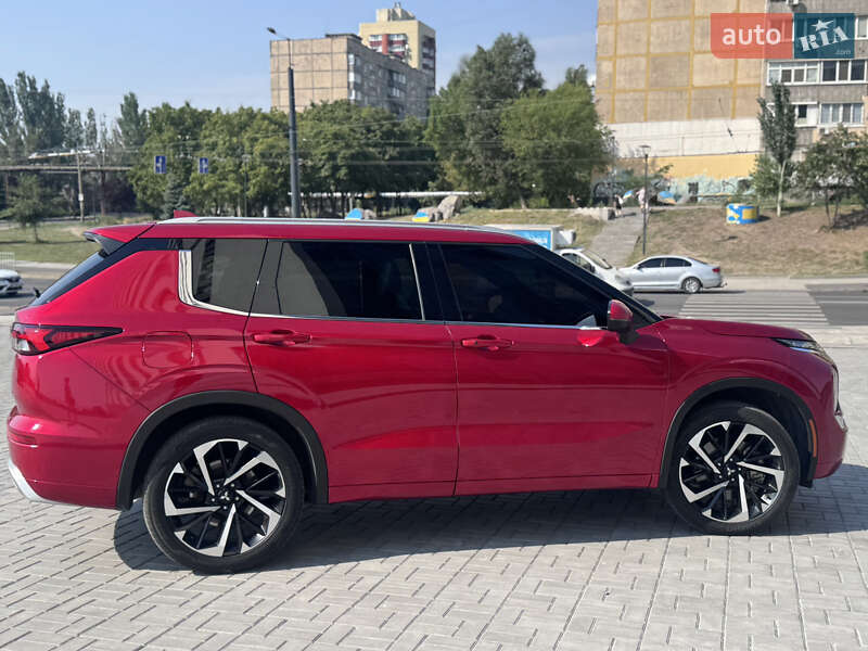 Позашляховик / Кросовер Mitsubishi Outlander 2022 в Івано-Франківську