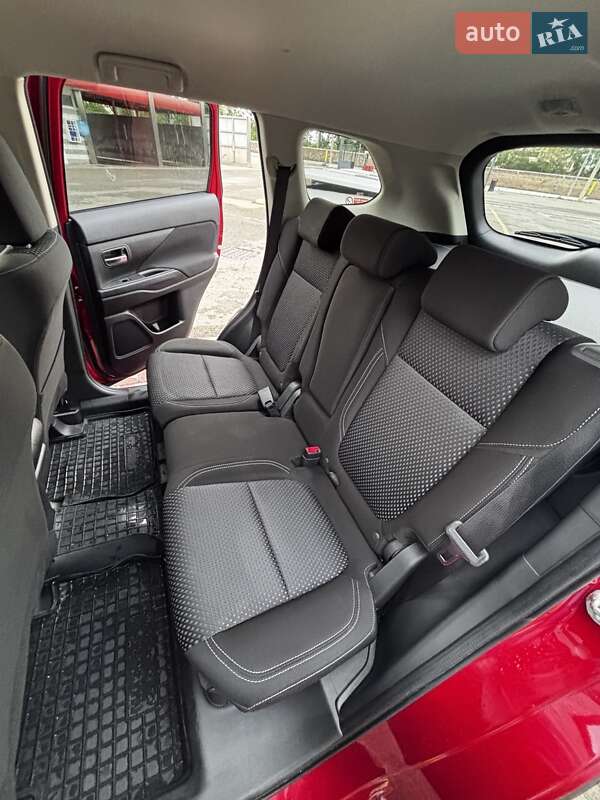 Позашляховик / Кросовер Mitsubishi Outlander 2022 в Вінниці