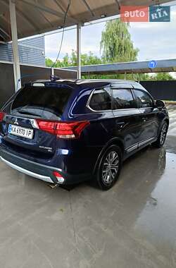 Позашляховик / Кросовер Mitsubishi Outlander 2017 в Василькові
